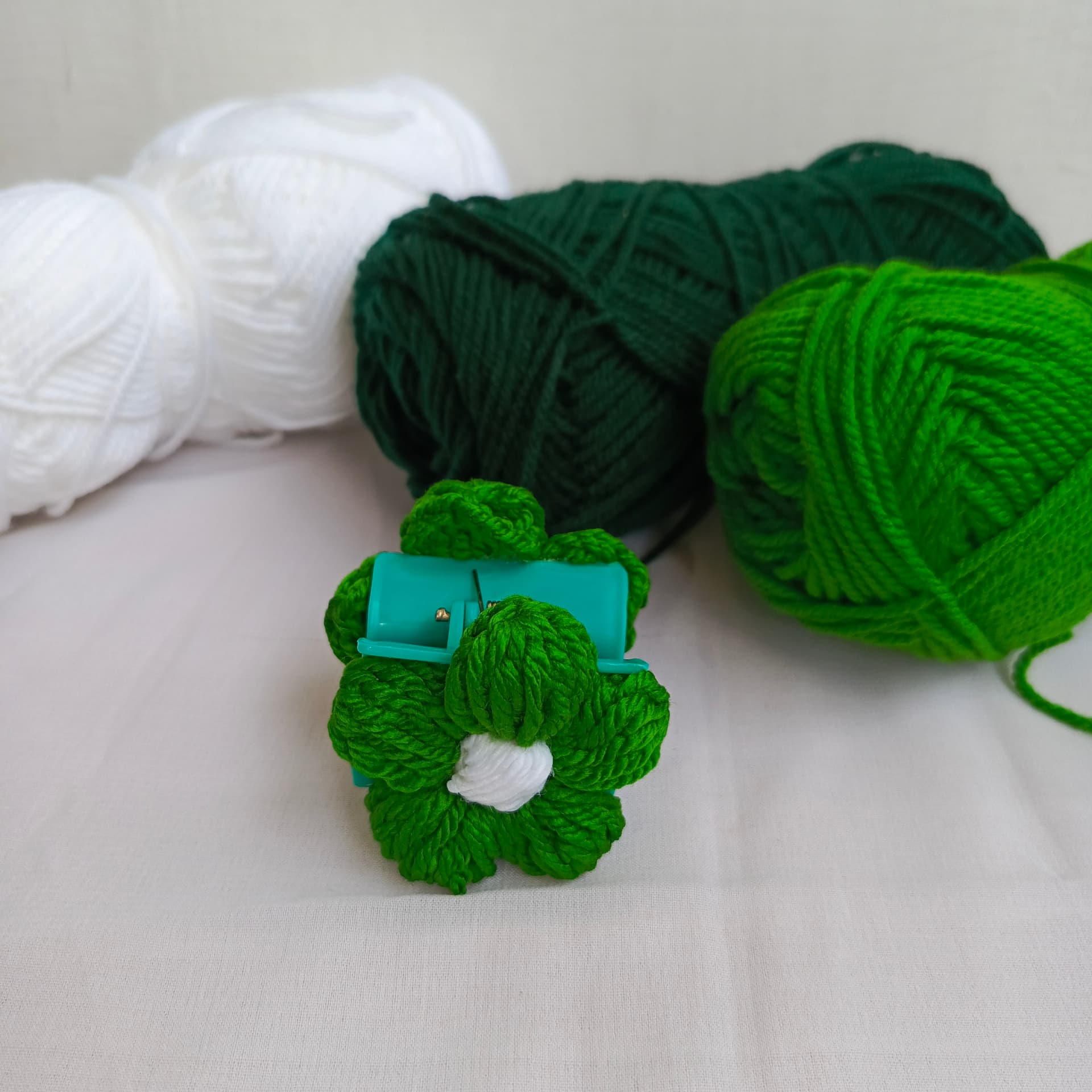 Puff Flower Hair Catcher 🌼