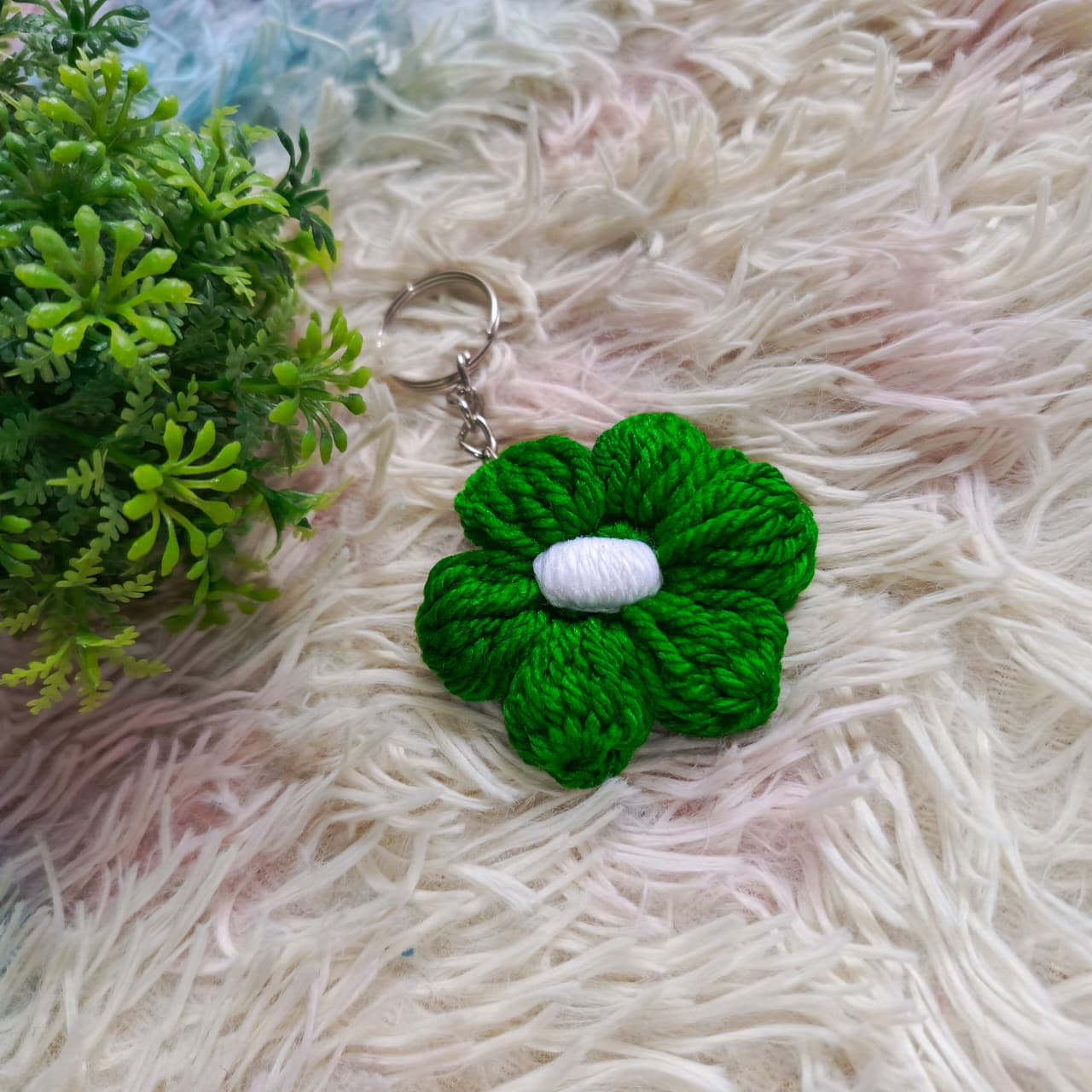 Puff Flower Keychain 🍀