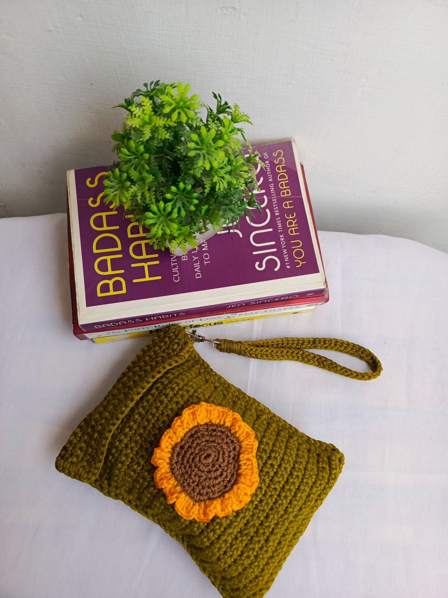 Sunflower Mobile Pouch 🌻 alternate view