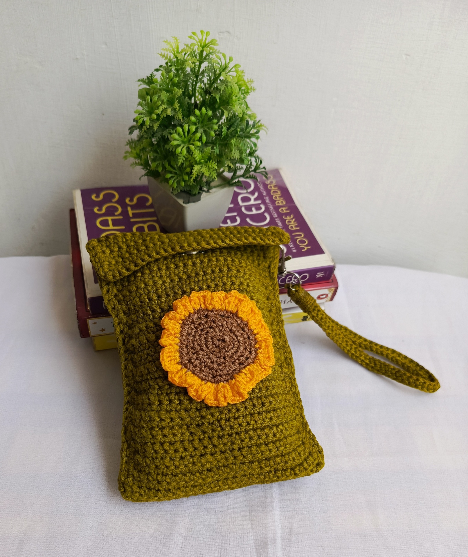 Sunflower Mobile Pouch 🌻
